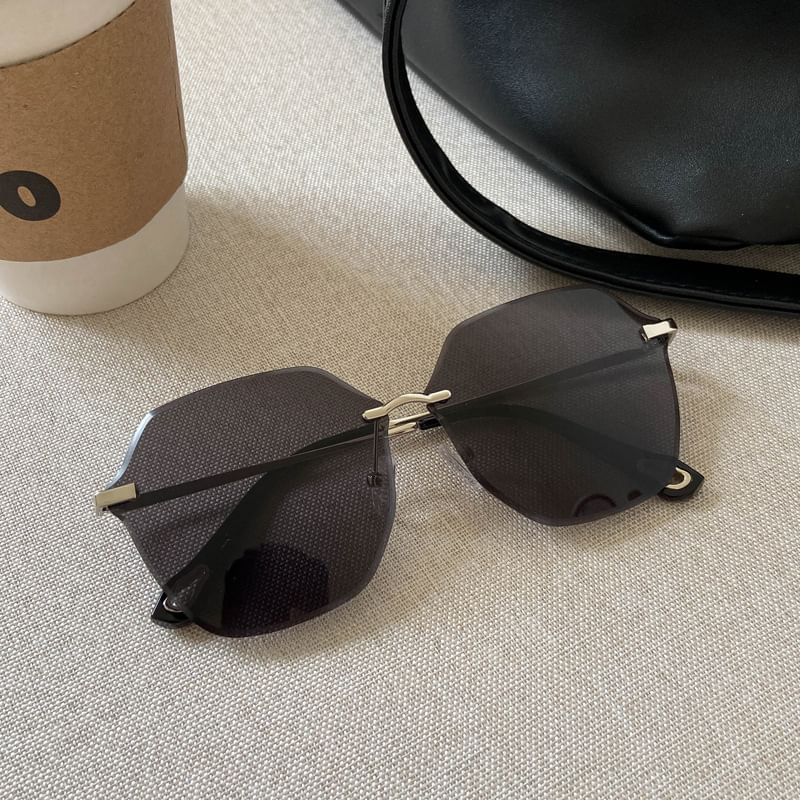 Sample Geometric Frame Oversized Sunglasses