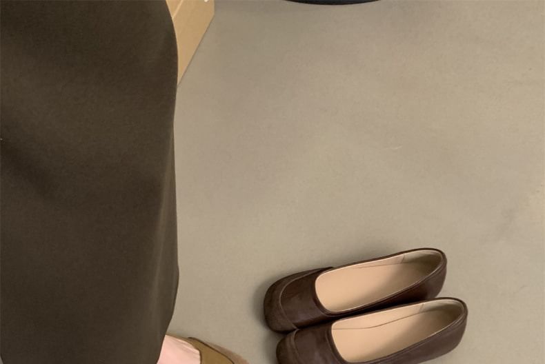 Sample Round Toe Faux Leather Flats