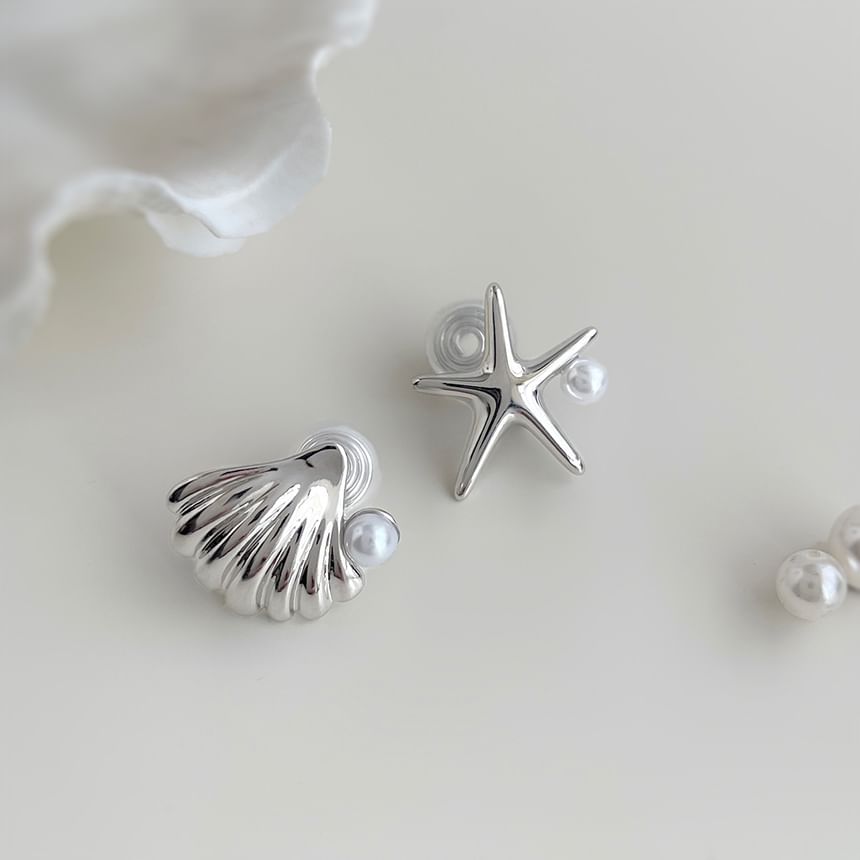 On Pearl Asymmetrical Faux Earring Starfish Clip Shell