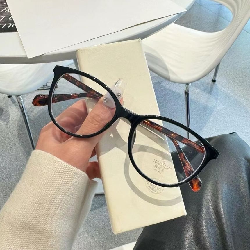 Sample Round Frame Glasses