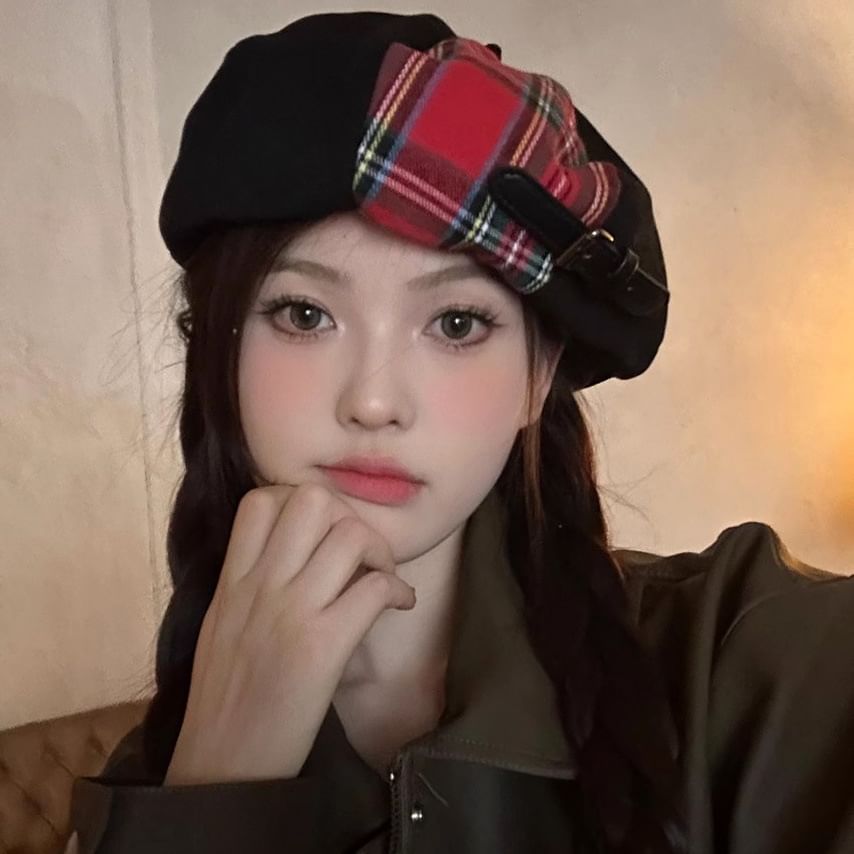 Plaid Panel Beret