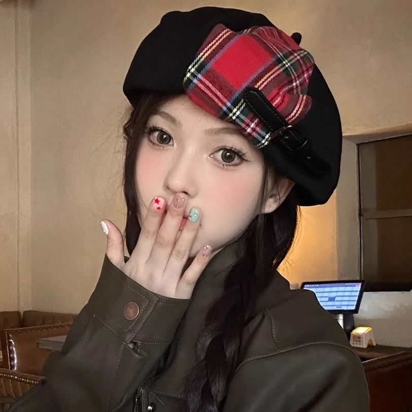 Plaid Panel Beret