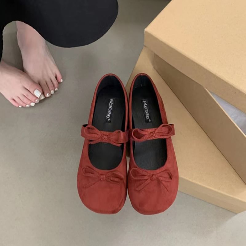 Jane Plain Accent Bow Mary Flats