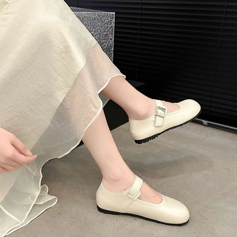 Round Buckled Leather Flats Plain Faux Mary Jane Toe