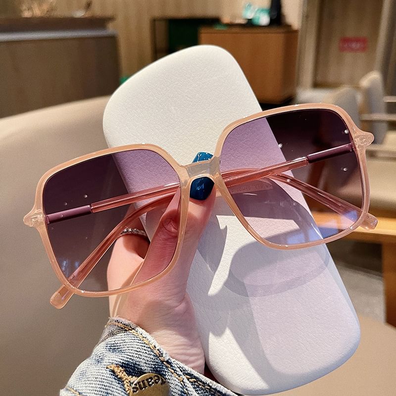 Sample Square Frame Gradient Sunglasses