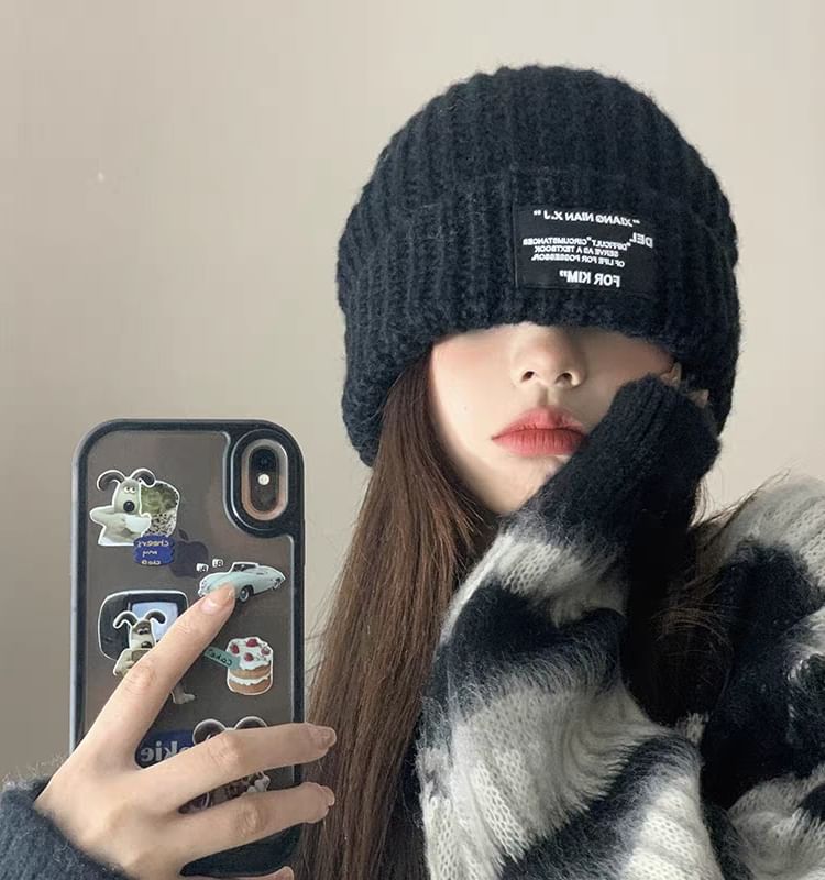 Beanie Ribbed Applique Knit