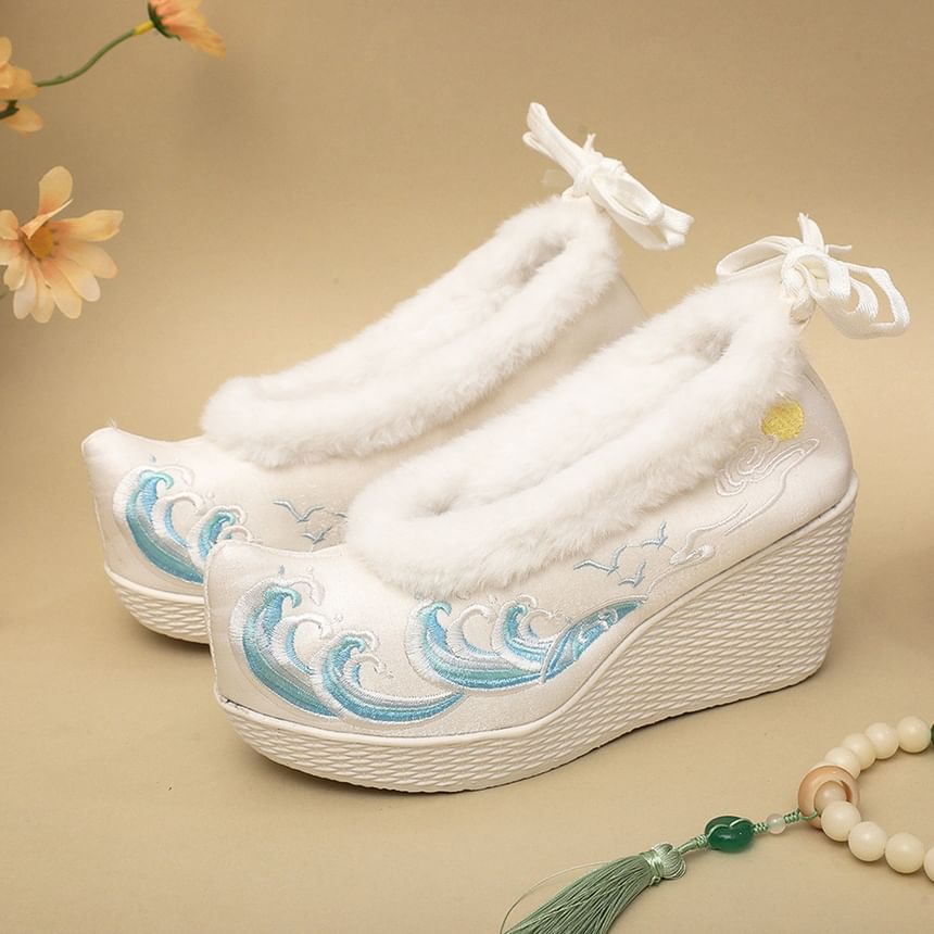 Embroidered Fleece-Lined Heel Wedge Pumps