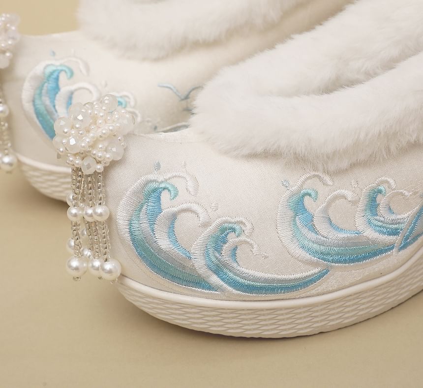 Embroidered Fleece-Lined Heel Wedge Pumps