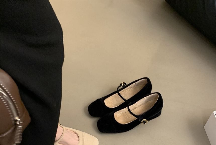 Sample Low Heel Plain Mary Jane Pumps