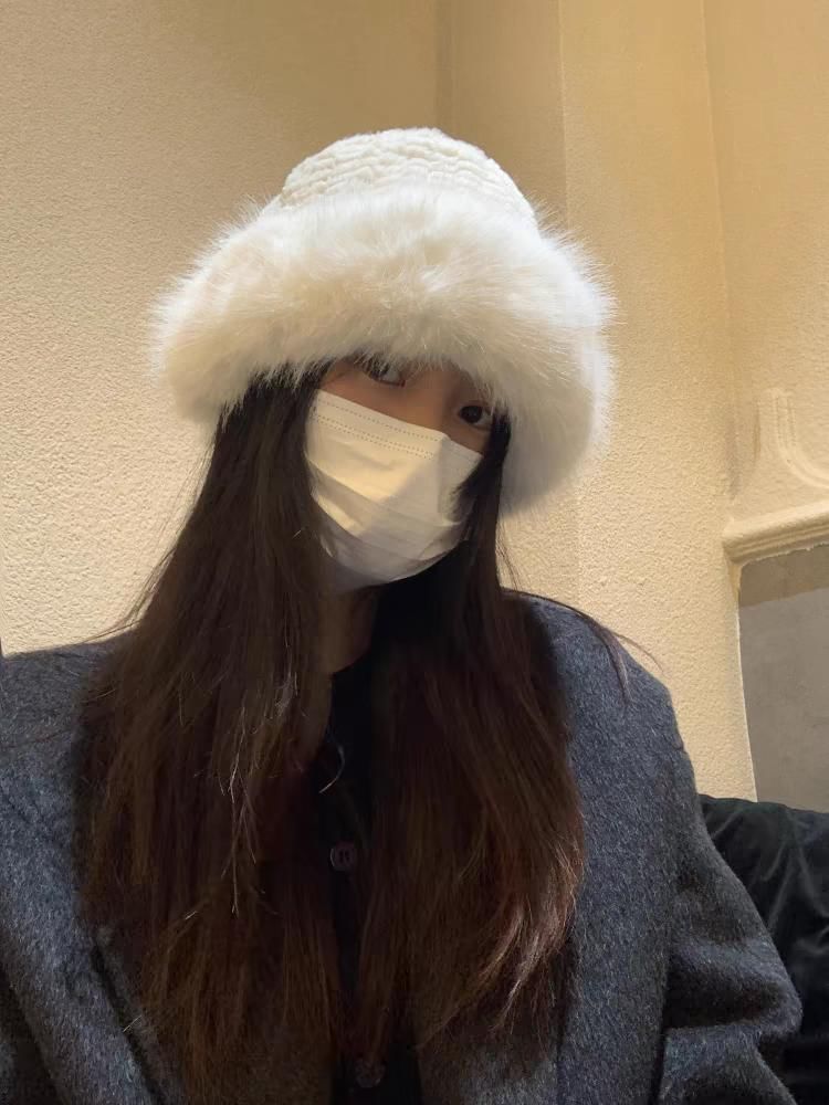 Fluffy Hat Panel / Bucket Plain