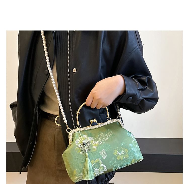 Wholesale SampleFaux Pearl Strap Kiss Lock Floral Embroidered Tassel Crossbody Bag