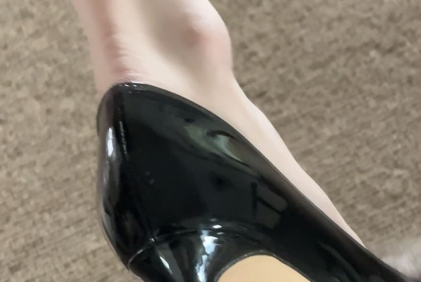 Sample Pointed Toe Faux Fur Panel Patent Leather Stiletto Pumps