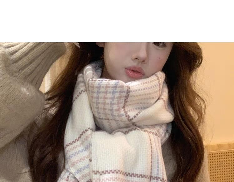 Scarf Fringed Plaid