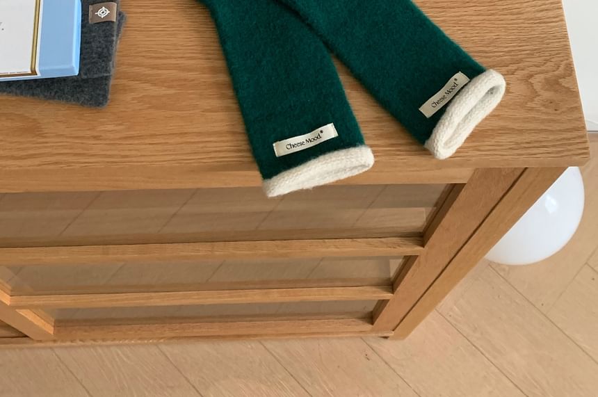 Gloves Applique Knit Trim Contrast