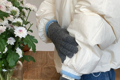 Gloves Applique Knit Trim Contrast