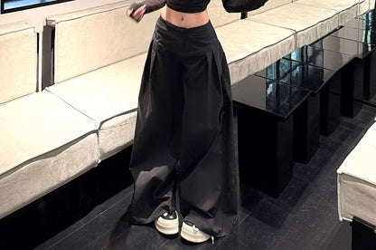 Sample Long-Sleeve Collar Plain Cropped Tee / Low Rise Inverted Pleated Wide Leg Pants