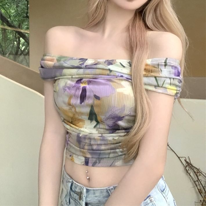 Sample Short-Sleeve Off-Shoulder Floral Ruched Cropped Tee