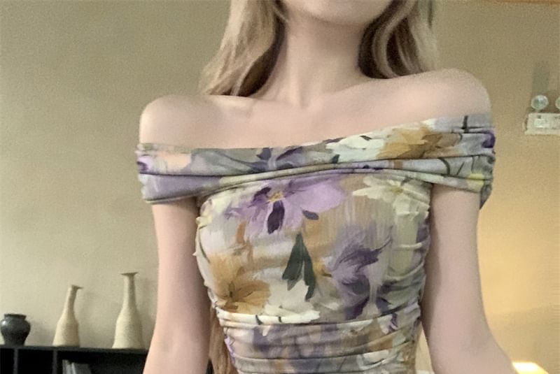 Sample Short-Sleeve Off-Shoulder Floral Ruched Cropped Tee
