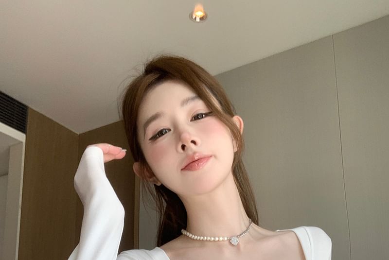 Sample Long-Sleeve Square-Neck Plain Shirred Crop Top