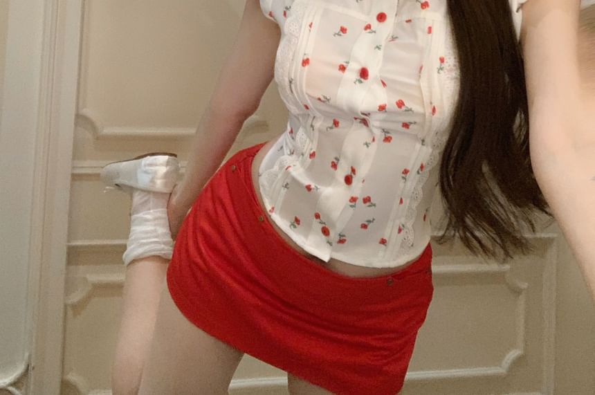 Wholesale Sample Puff-Sleeve Floral Shirt / Mid Rise Plain Mini Pencil Skirt