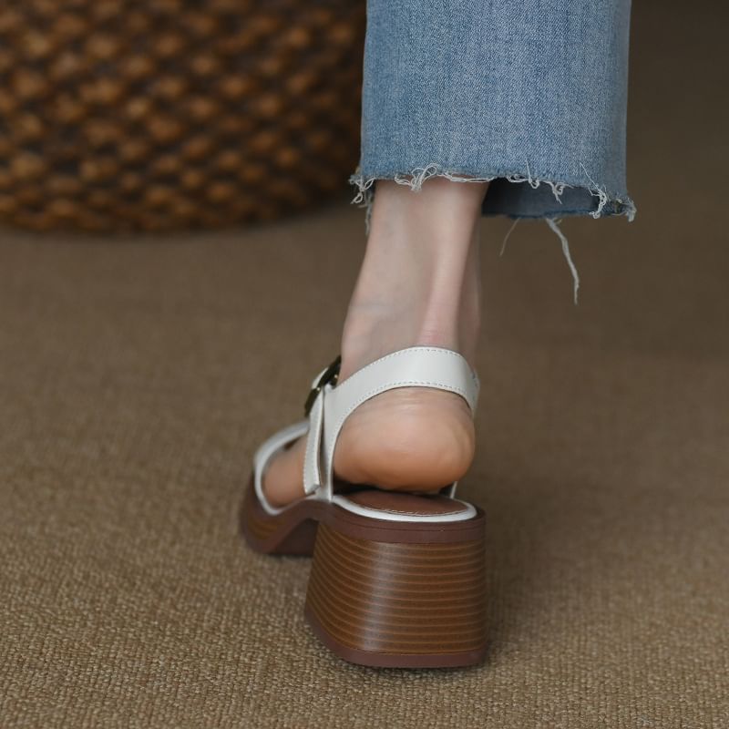 Wholesale Sample Block Heel Buckled Strap Sandals