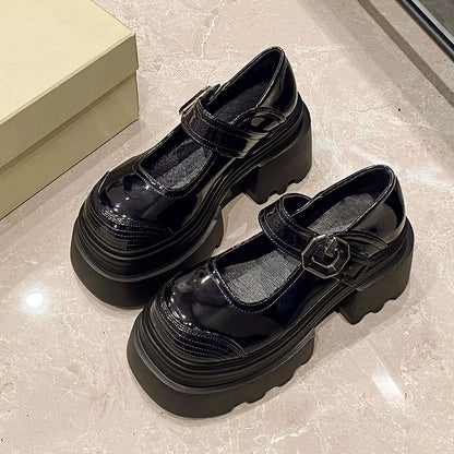 Großhandelsmuster Mary Leder Lack Plain Jane Plateauschuhe
