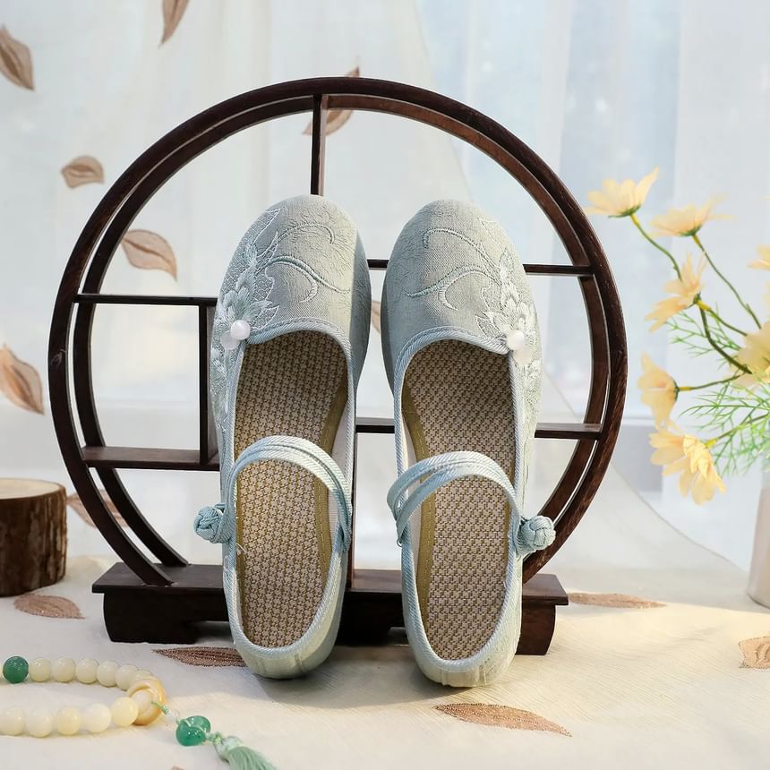 Shoes Embroidered Heel Block