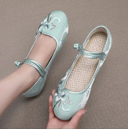 Embroidered Shoes Block Heel