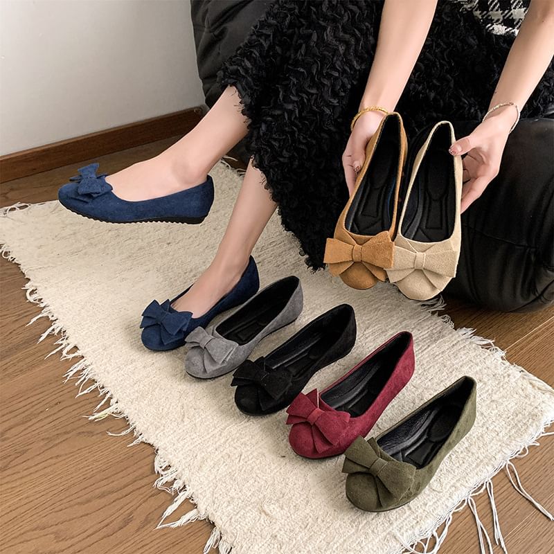 Plain Detail Flats Bow