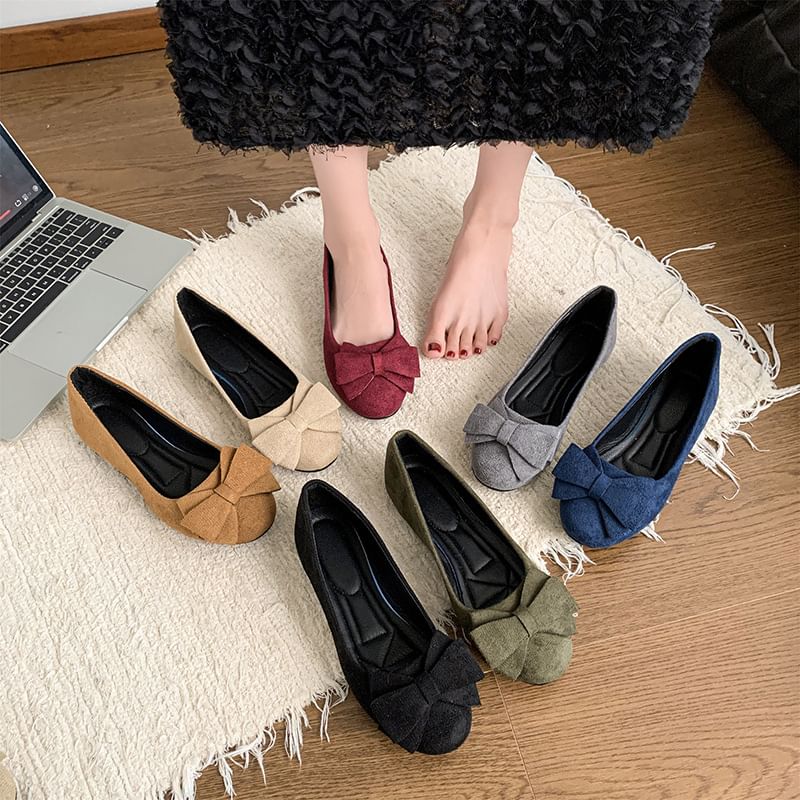 Plain Detail Flats Bow