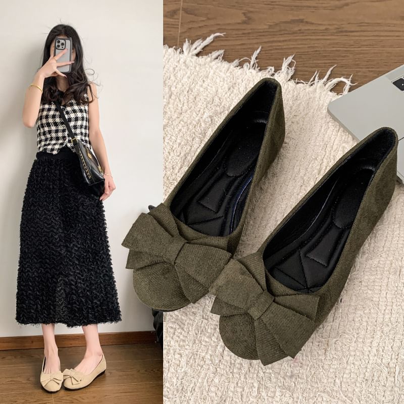 Plain Detail Flats Bow