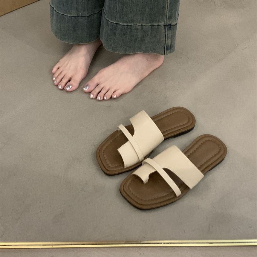 Toe Loop Flat Slide Sandals