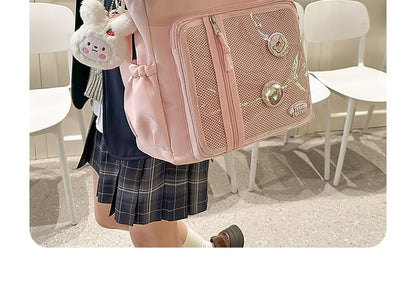 SampleSet: Gingham Multi-Pocket Tote Bag + Badge