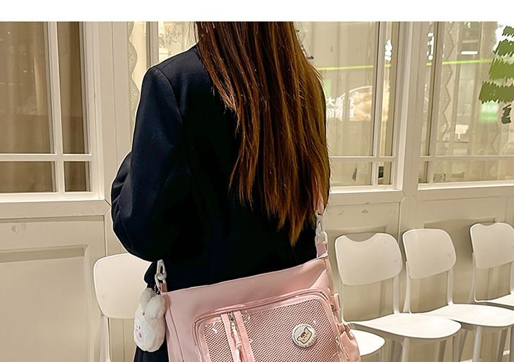 SampleSet: Gingham Multi-Pocket Tote Bag + Badge