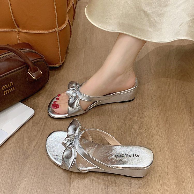 Sandals Twisted Low Heel