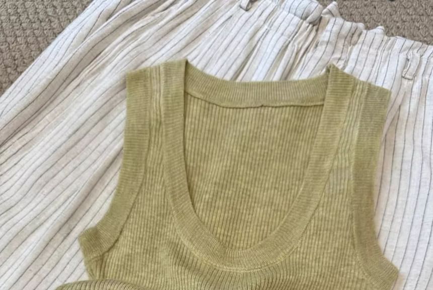 Plain Top Neck Knit Tank Scoop