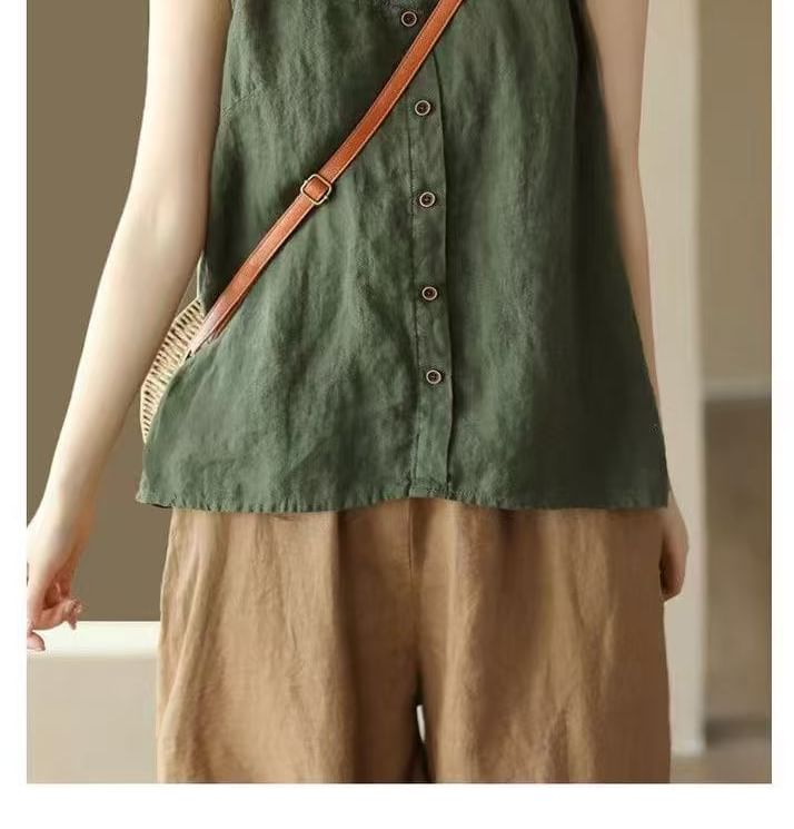 Scoop Neck Plain Buttoned Camisole Top