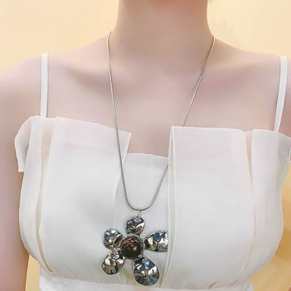 Statement Snake Flower Pendant Necklace Chain