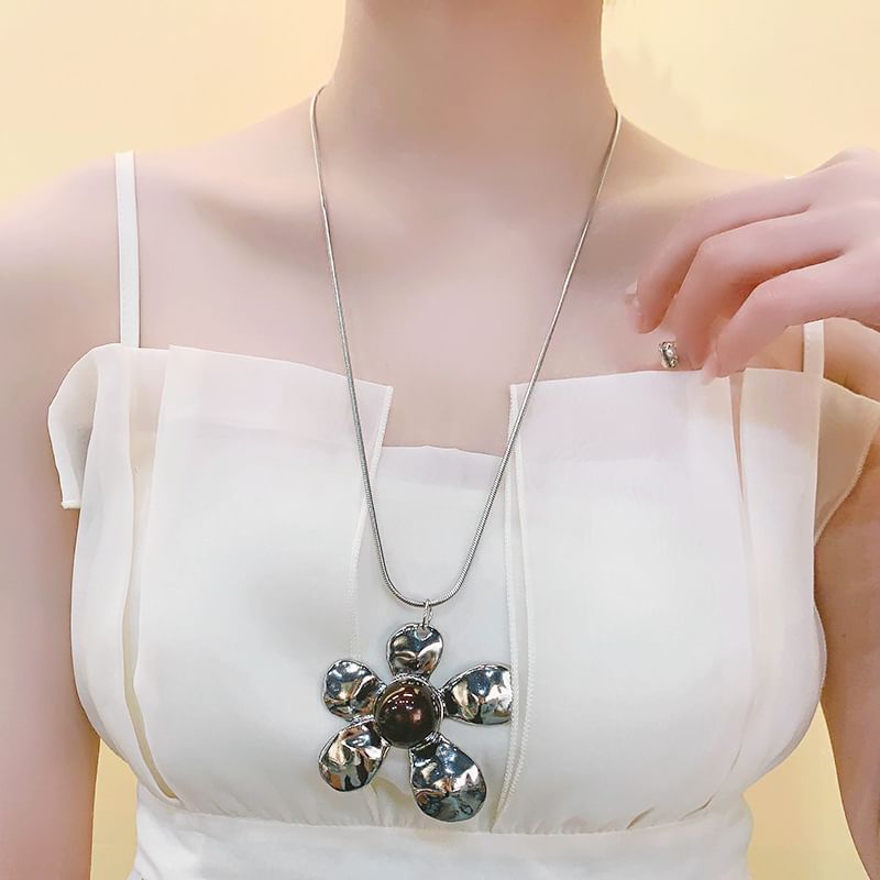 Statement Snake Flower Pendant Necklace Chain