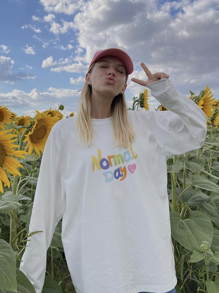 Lettering Print Long-Sleeve Crew T-Shirt Neck