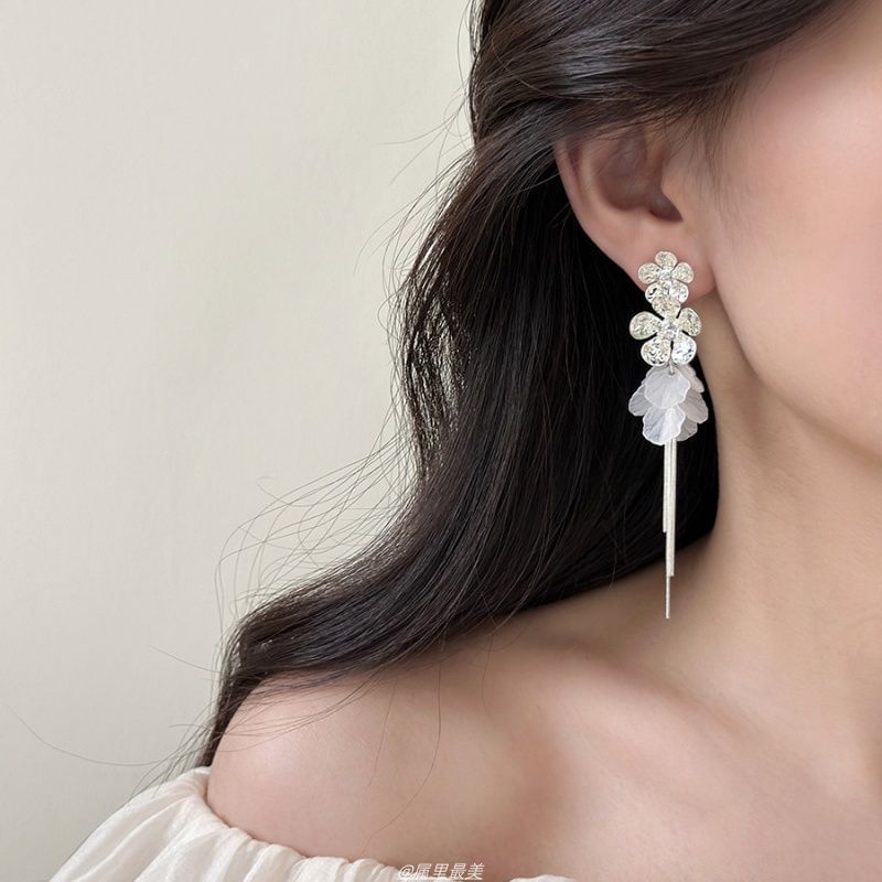 Drop Shell Earring Fringed Flower