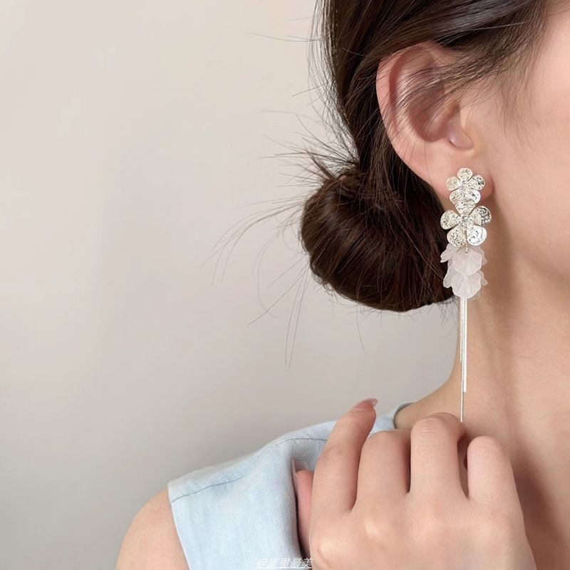Drop Shell Earring Fringed Flower