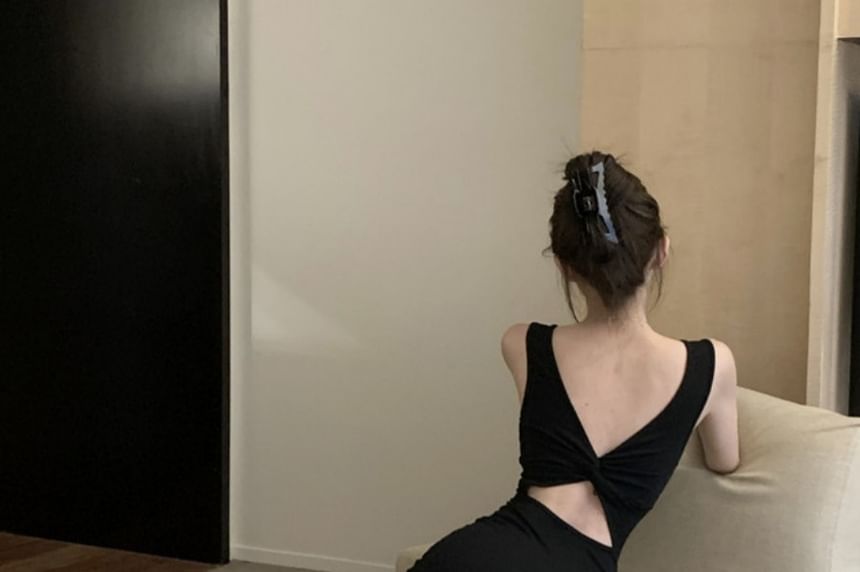 Sleeveless Maxi Neckline Bowknot Dress Backless