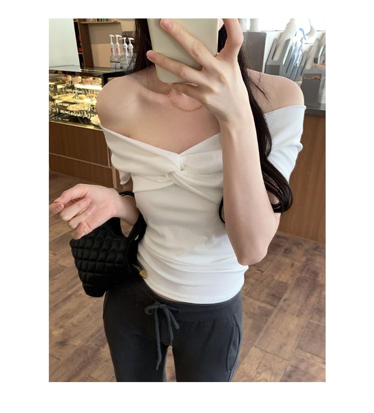 Shoulder Twisted Off Short-Sleeve Plain Top