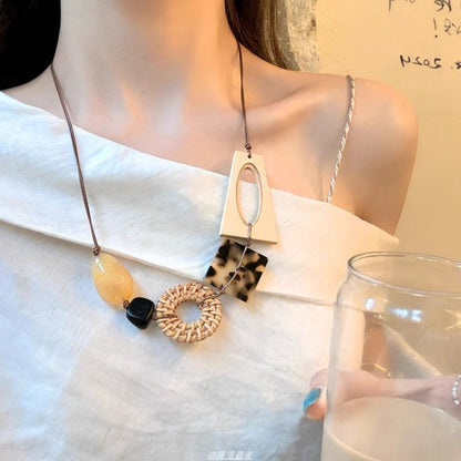 Cord Rattan Geometric Acetate Necklace