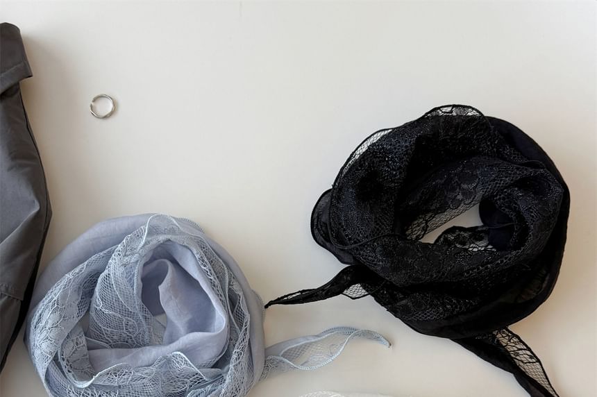 Lettuce Edge Lace Panel Scarf