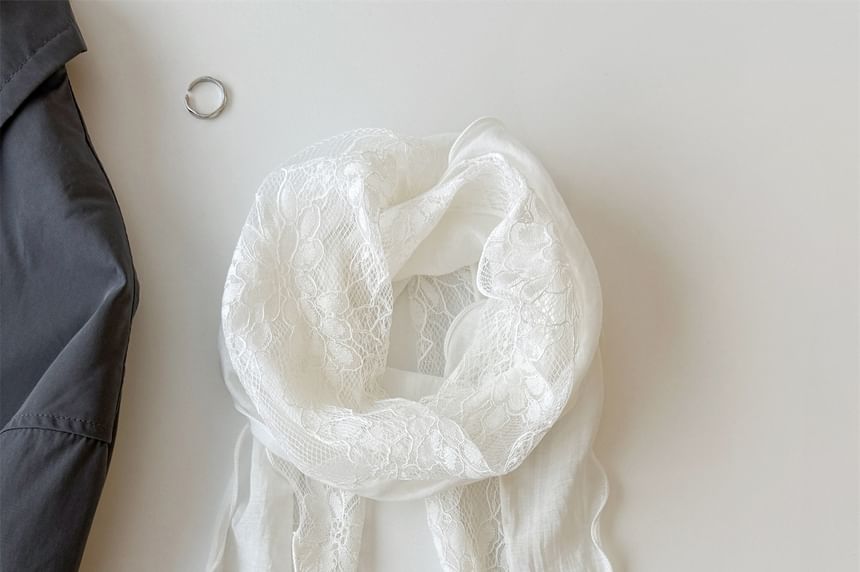 Lettuce Edge Lace Panel Scarf