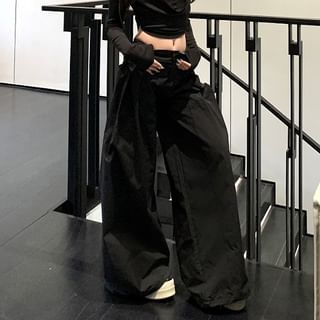 Sample Long-Sleeve Collar Plain Cropped Tee / Low Rise Inverted Pleated Wide Leg Pants