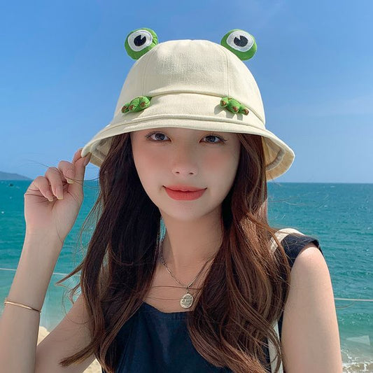 Sample Frog Detail Bucket Hat