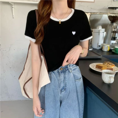 Short-Sleeve Contrast Embroidered Tee Trim Cropped Heart